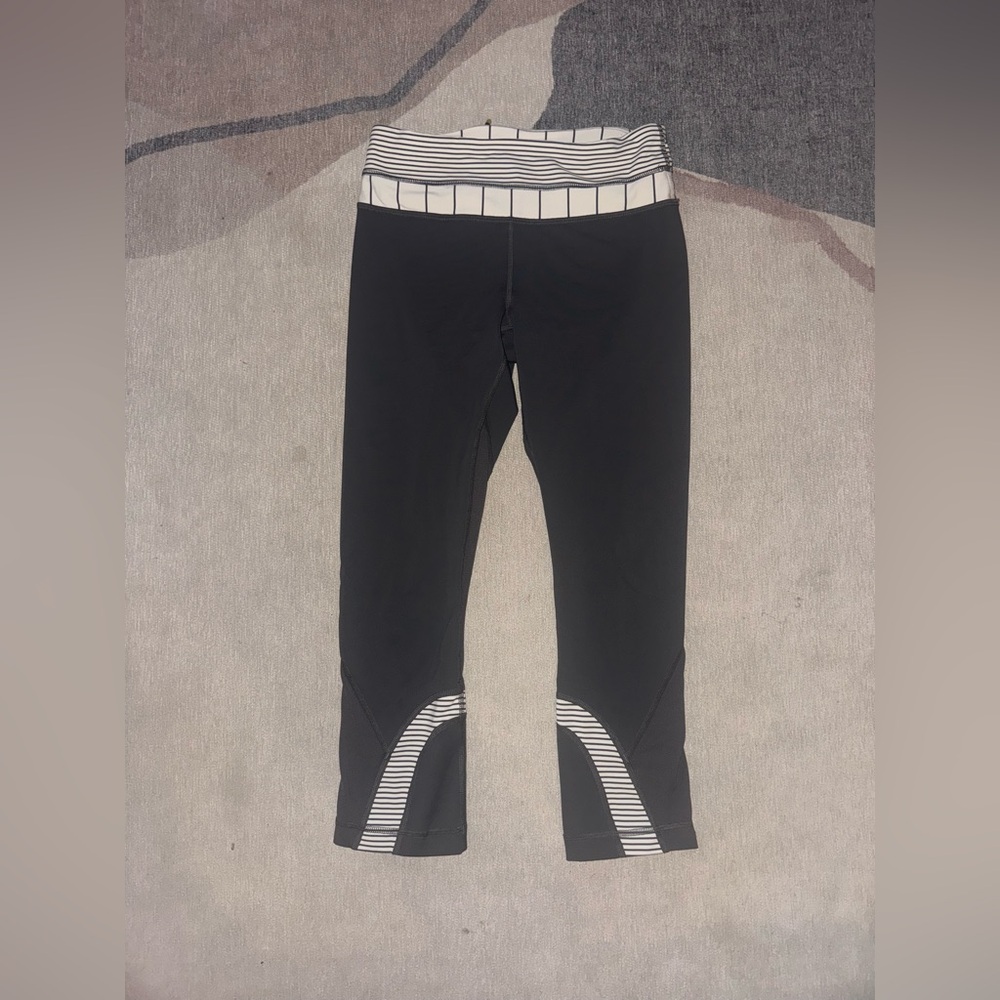Lululemon Soot Grey Inspire Crop Size 4
